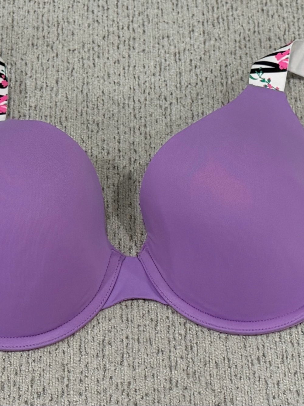 Victoria’s Secret Bra NWOT 32DD Lilac